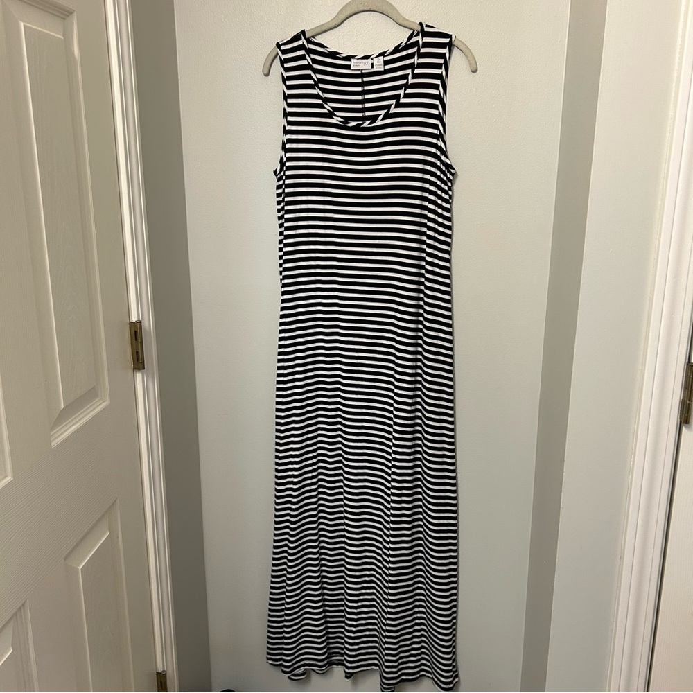 Chico's Zenergy Stretch black white  Striped Maxi Sleeveless Dress Sz 2 (12) L